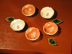 タモ無垢板座卓（朱塗り）