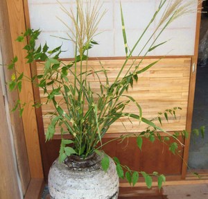 秋の草花と漆の花器展