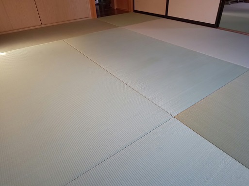 友人宅モダン乱敷き完成