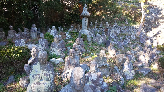 圧巻の五百羅漢