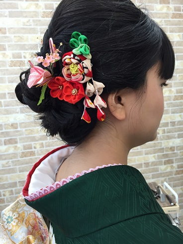 つまみ工芸の髪飾り