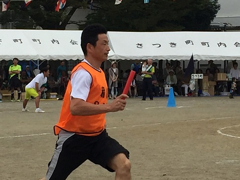 目の前を走る