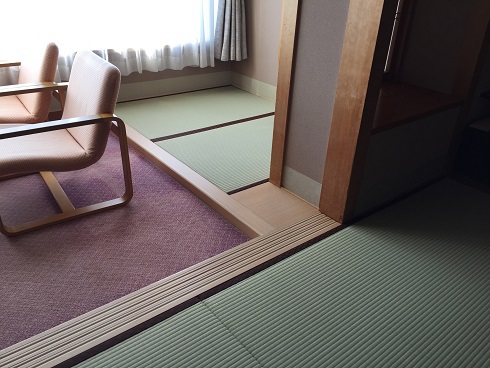 客室海側の畳
