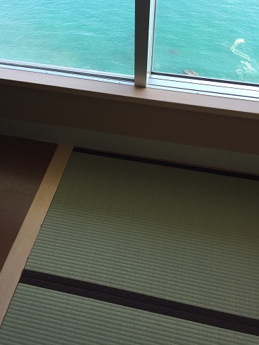 海側の小さい畳