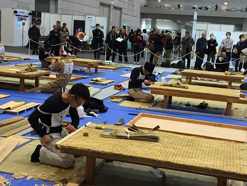 見学者が多い畳製作