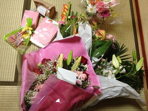 いただいたお花やお菓子