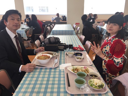 パパと学食