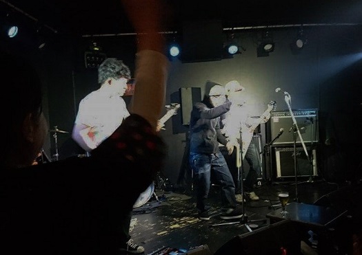 お別れ会で演奏