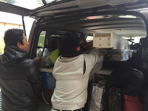 荷物の積み込み
