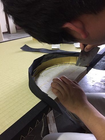 床を丸く切る