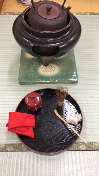 お盆に置く位置