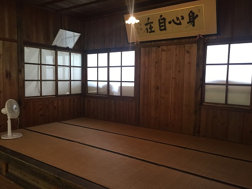 指導者がいた小上がり