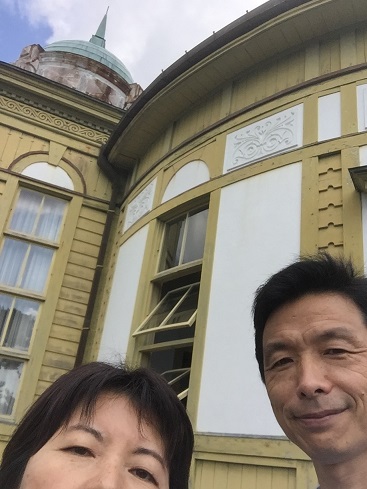 郵便局前で記念撮影