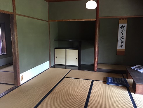 坐漁荘書斎