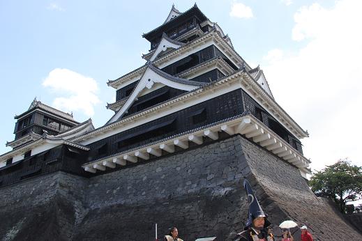見上げた熊本城
