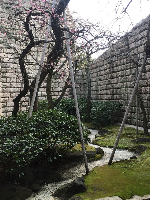 芹澤銈介美術館中庭