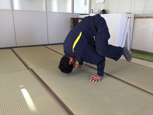 カエルの逆立ち