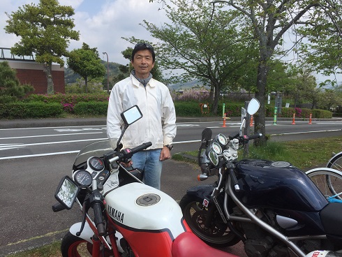 ﾊﾟﾊﾟとﾊﾞｲｸ2台