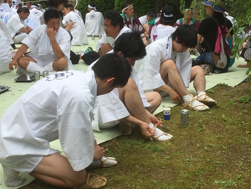 わらじを履く３人