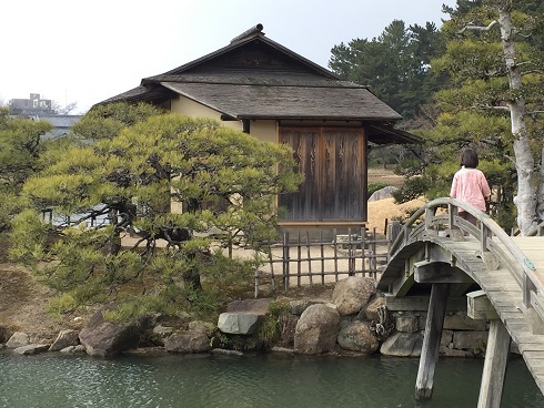 小屋と橋