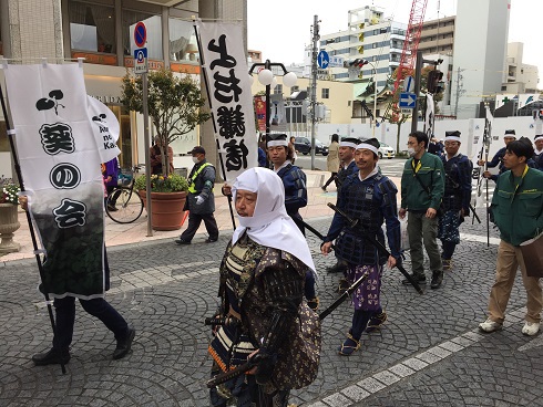 歩く組合員