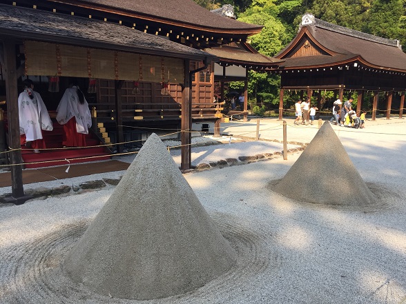 立砂