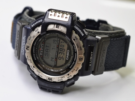 カシオ　プロトレック　電池交換