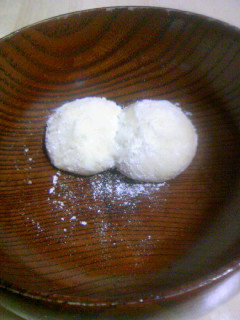 Snow Ball(英)、Boule de Neiger(仏)