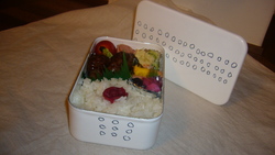 お弁当箱