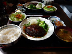 定休日いろいろ。