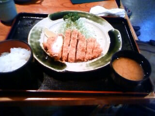 厚切りロースカツ！脂もうまし！