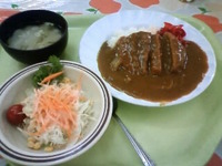 520円ｼﾞｬﾝﾎﾞﾒﾝﾁｶﾂｶﾚｰ！県庁本館1階食堂。