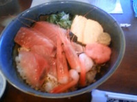 海鮮丼500円！東京駅丸の内北口の呑んきさんのらんち。