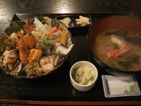 驚愕！1,680円！海鮮丼　御殿場の魚啓さん