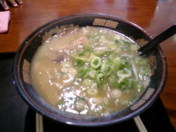 横綱ラーメン！とんこつ醤油！です