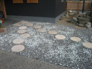 朝一で！！