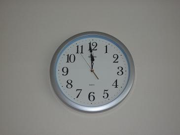 姦しく賑やか